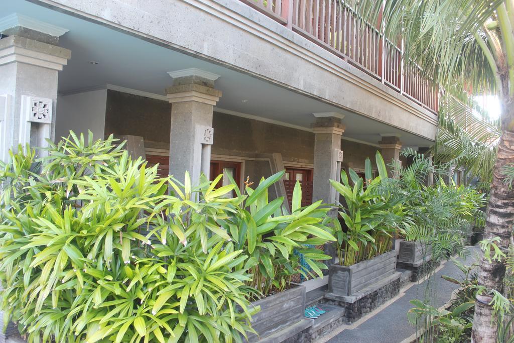 Letos Kubu Homestay Kuta  Exterior photo